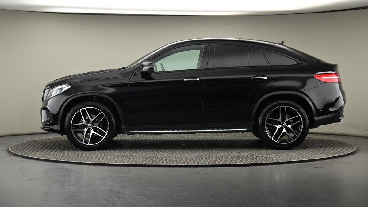 Mercedes-Benz GLE Image 23