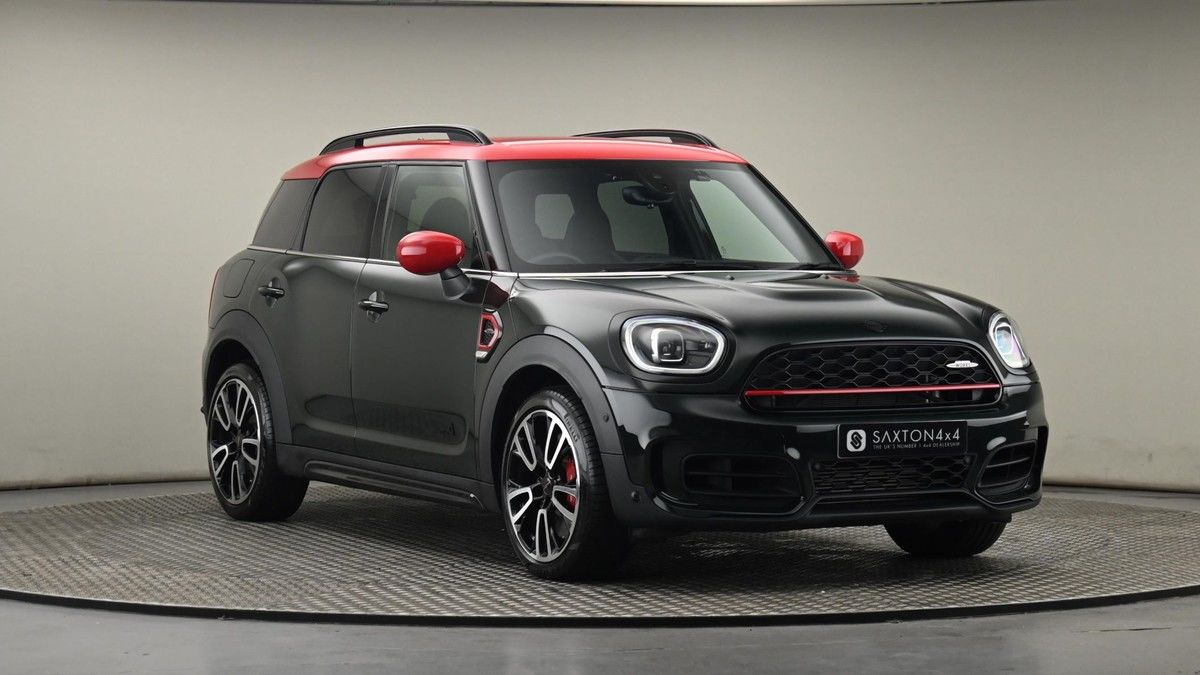 MINI Countryman Sticky Header Image