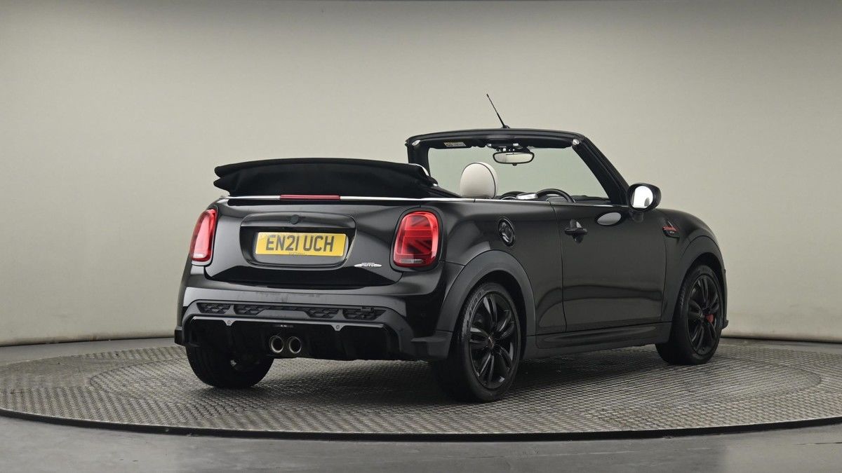 MINI Convertible Image 52