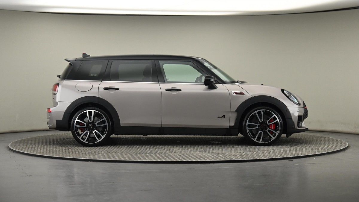 More views of MINI Clubman