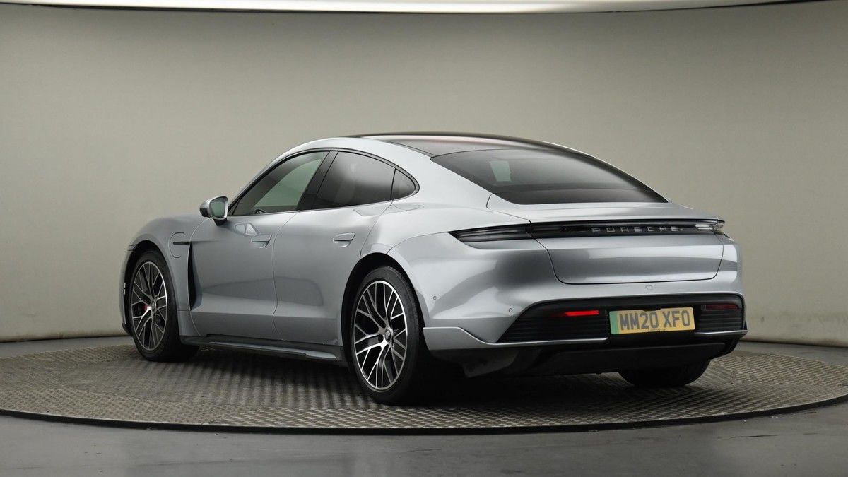 Porsche Taycan Image 12