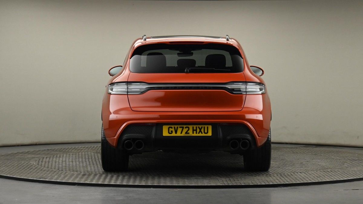 Porsche Macan Image 25