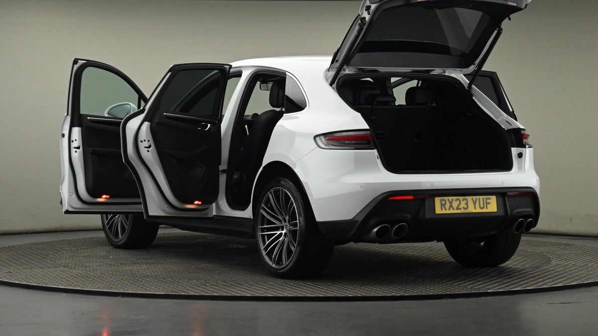 Porsche Macan Image 29