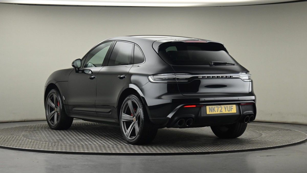 Porsche Macan Image 24