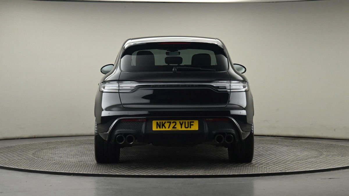 Porsche Macan Image 25