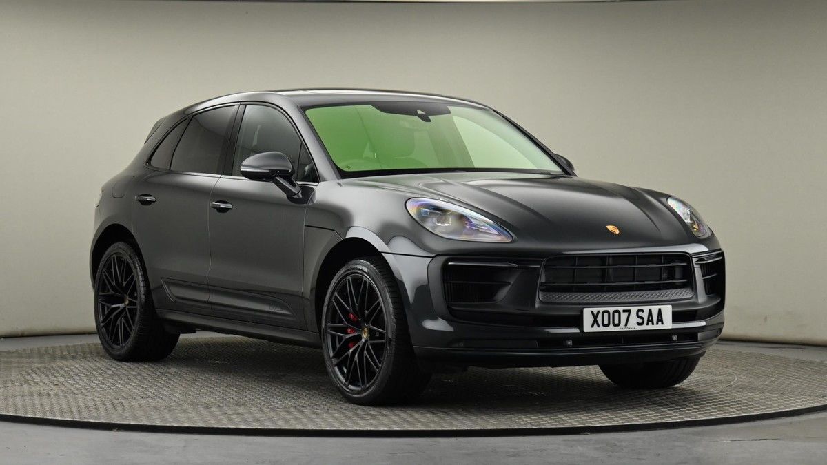 Porsche Macan Sticky Header Image