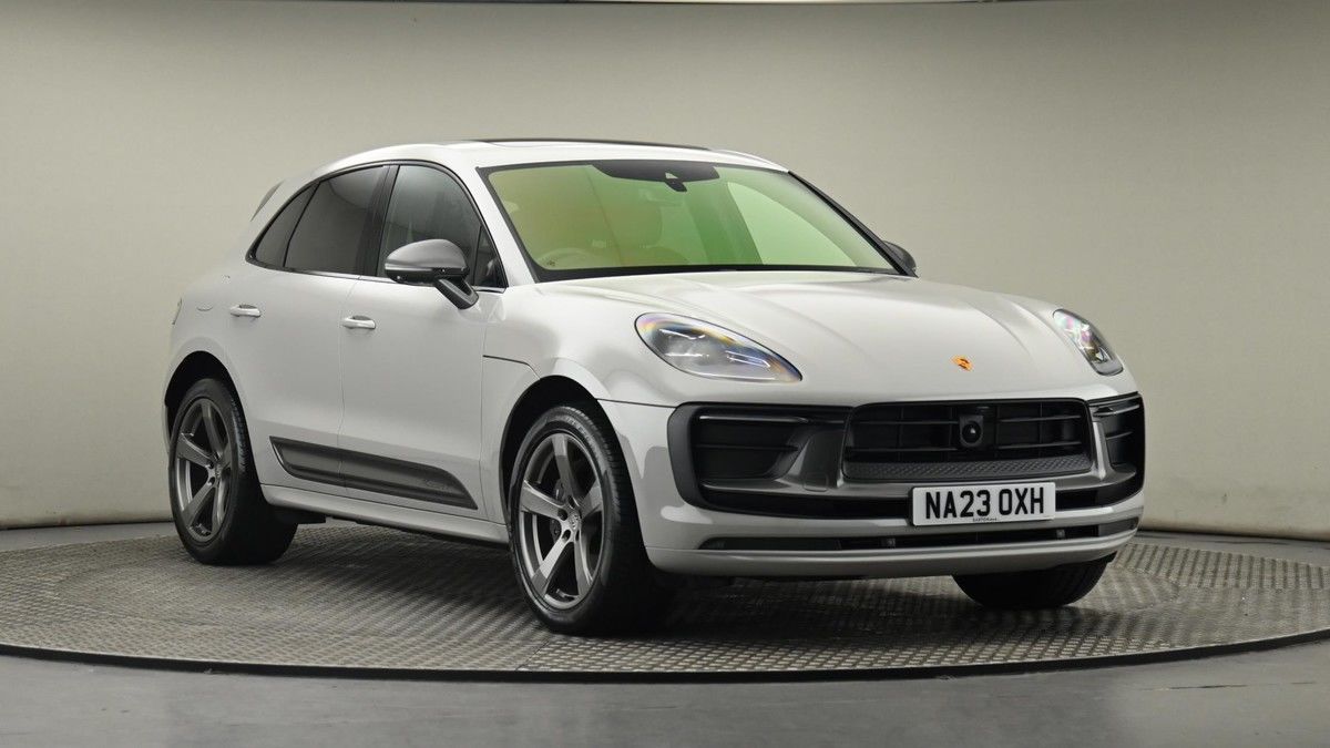 Porsche Macan Sticky Header Image