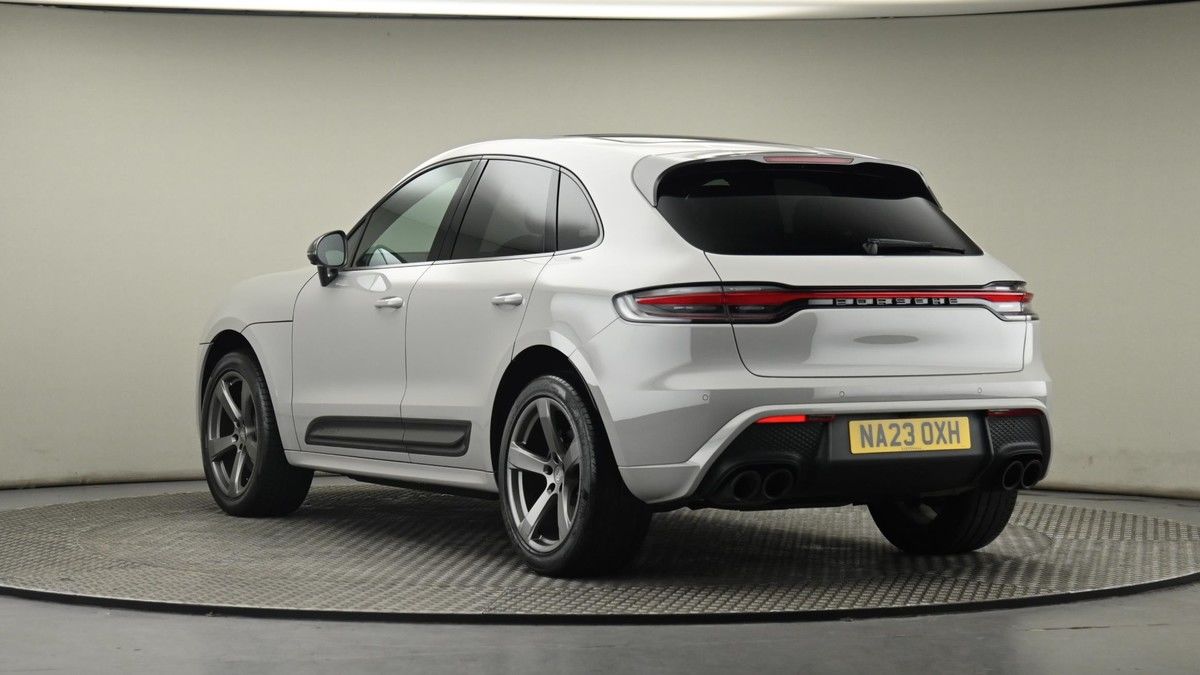 Porsche Macan Image 24