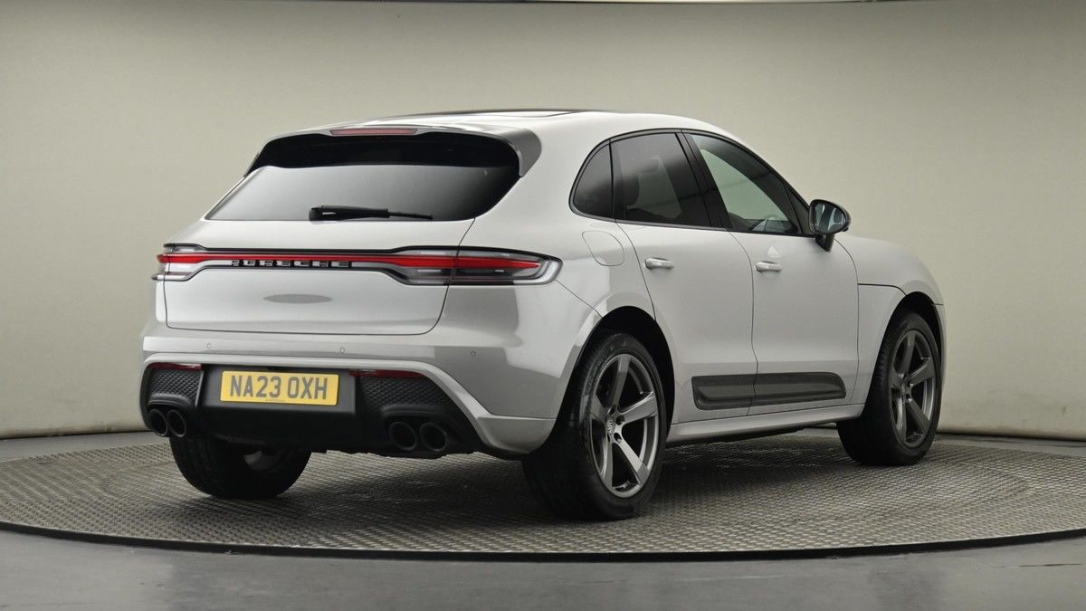 Porsche Macan Image 26