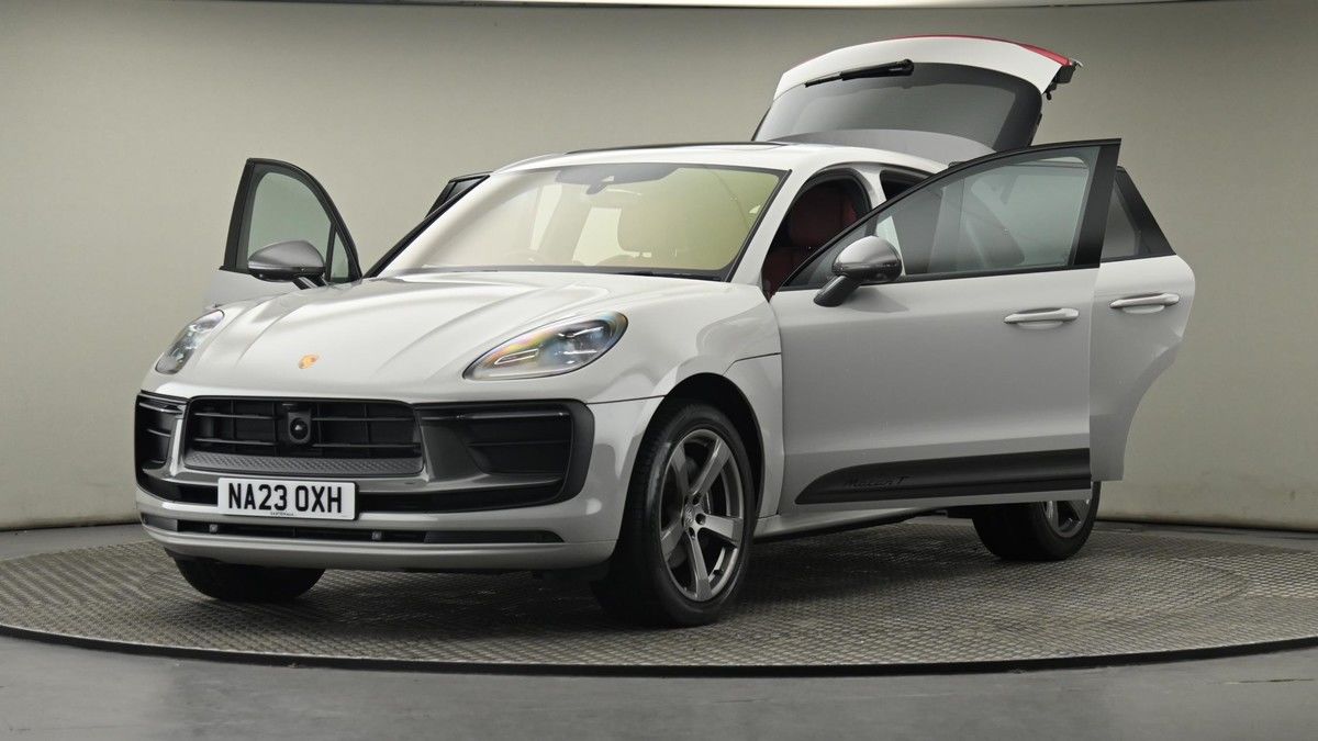 Porsche Macan Image 28