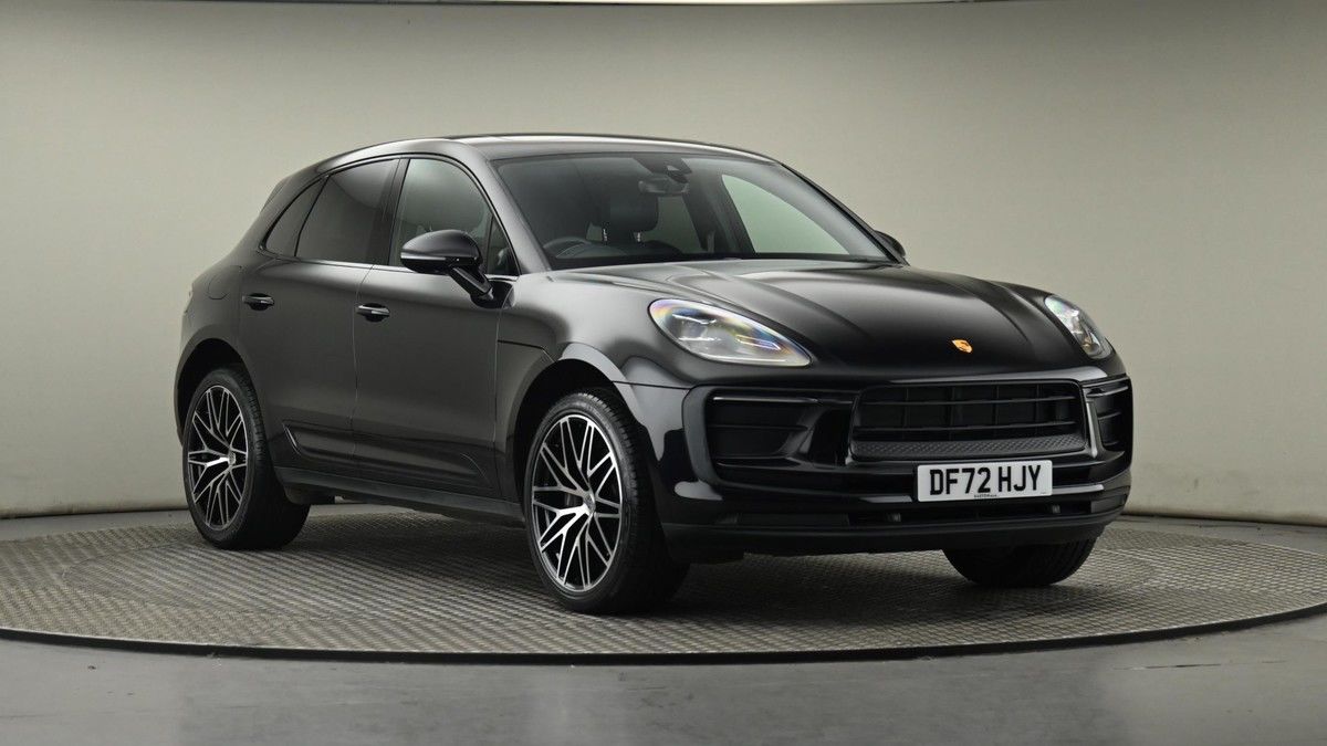 Porsche Macan Sticky Header Image