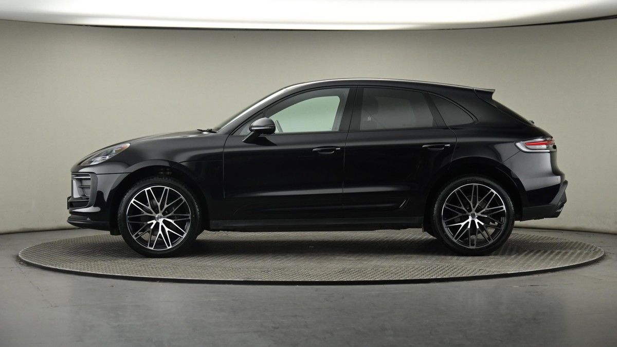 Porsche Macan Image 23