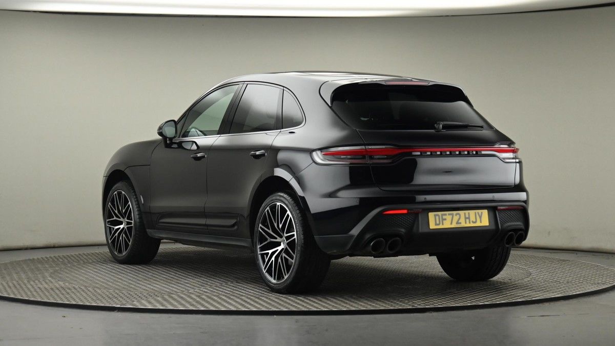 Porsche Macan Image 24