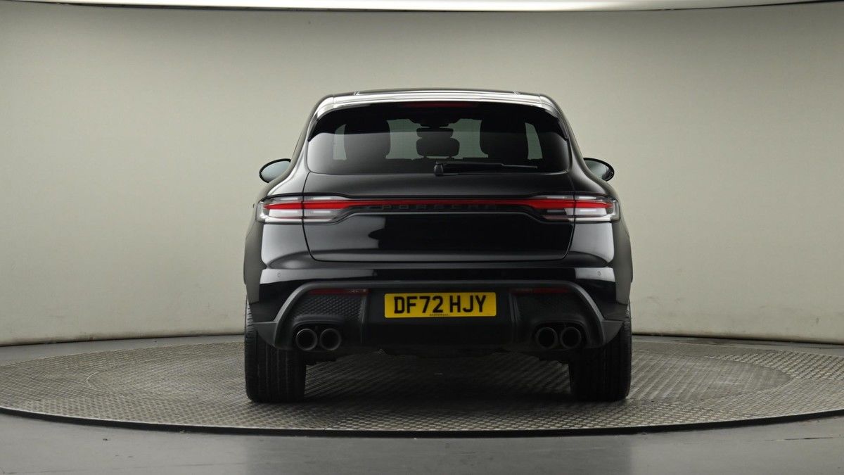 Porsche Macan Image 25