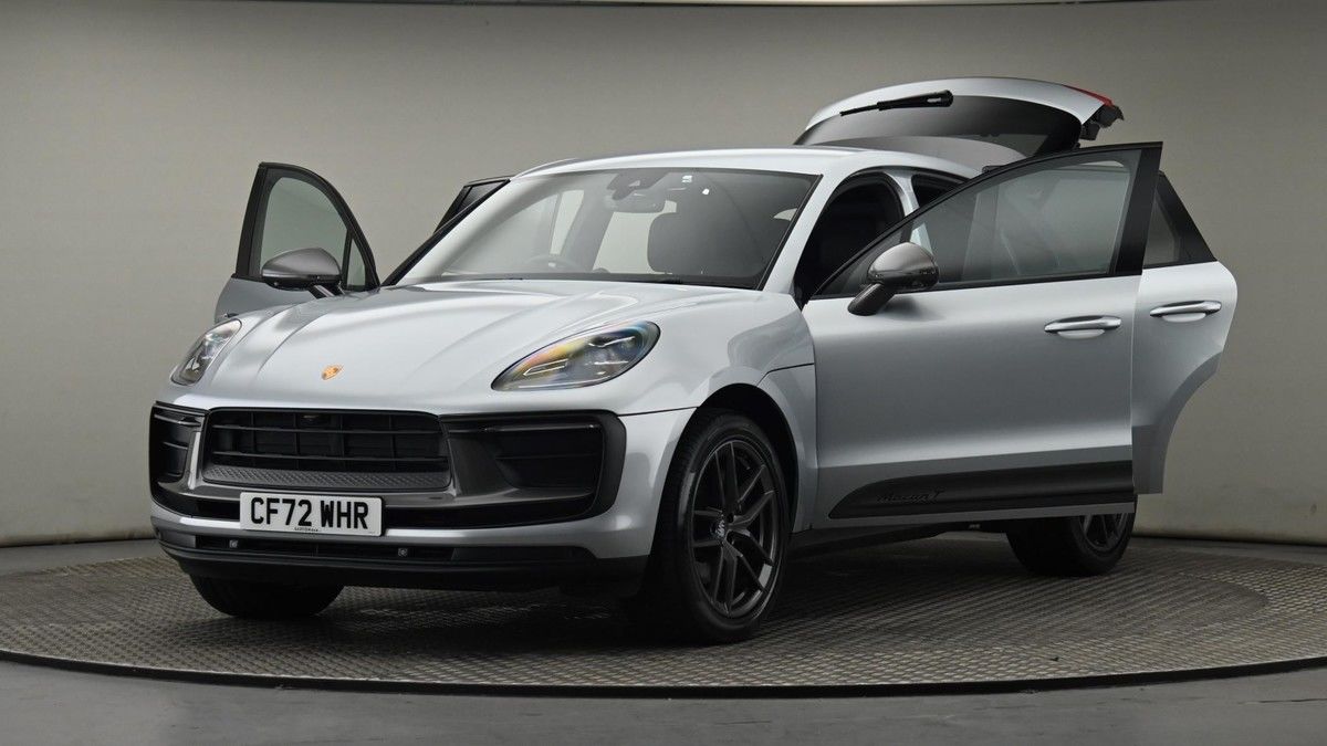 More views of Porsche Macan