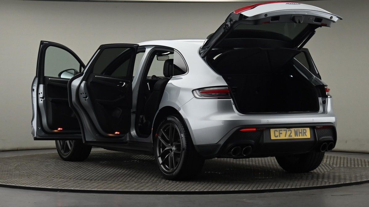 More views of Porsche Macan