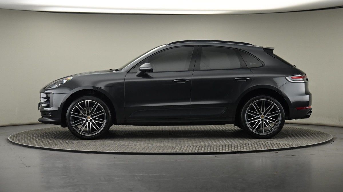 Porsche Macan Image 23