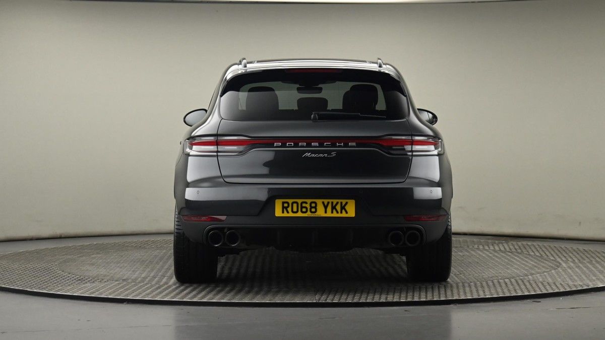 Porsche Macan Image 25