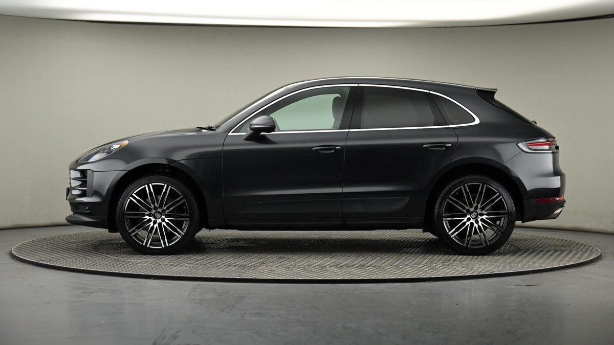 Porsche Macan Image 22