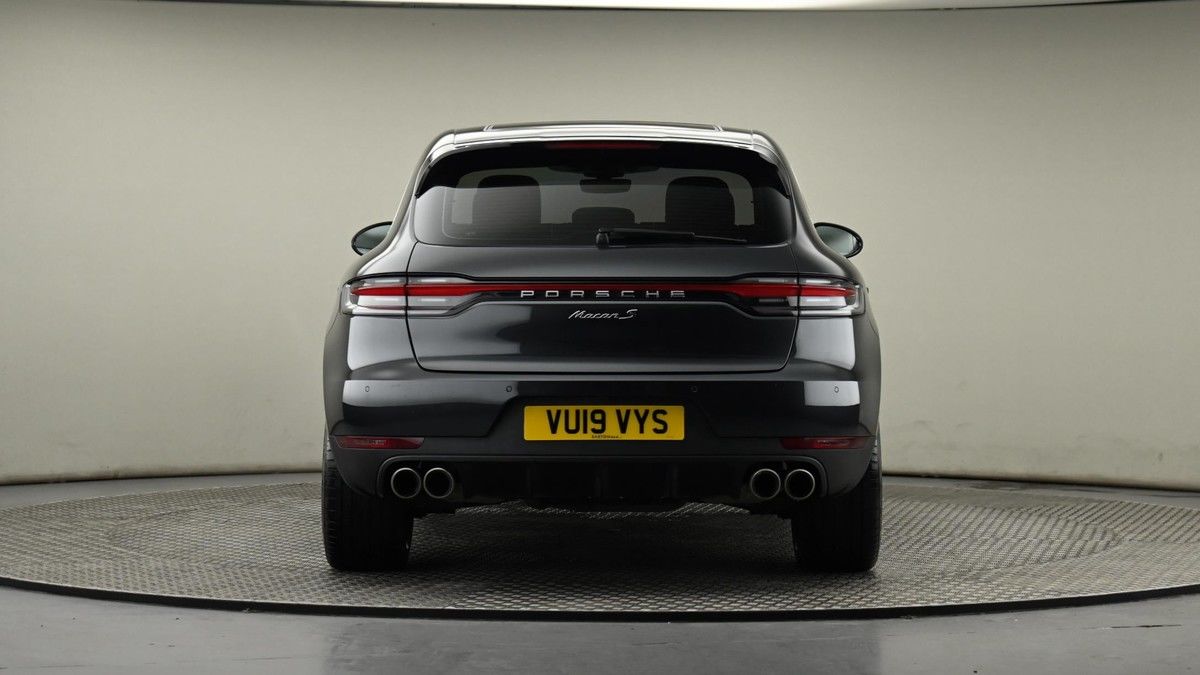 Porsche Macan Image 24