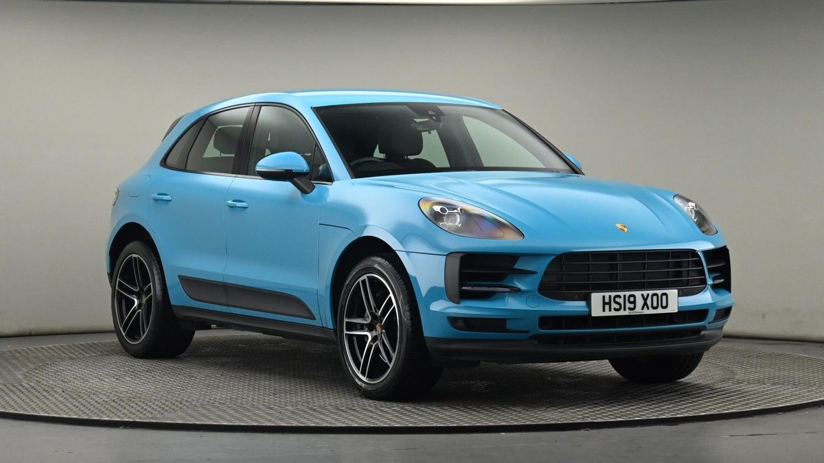 Porsche Macan Sticky Header Image