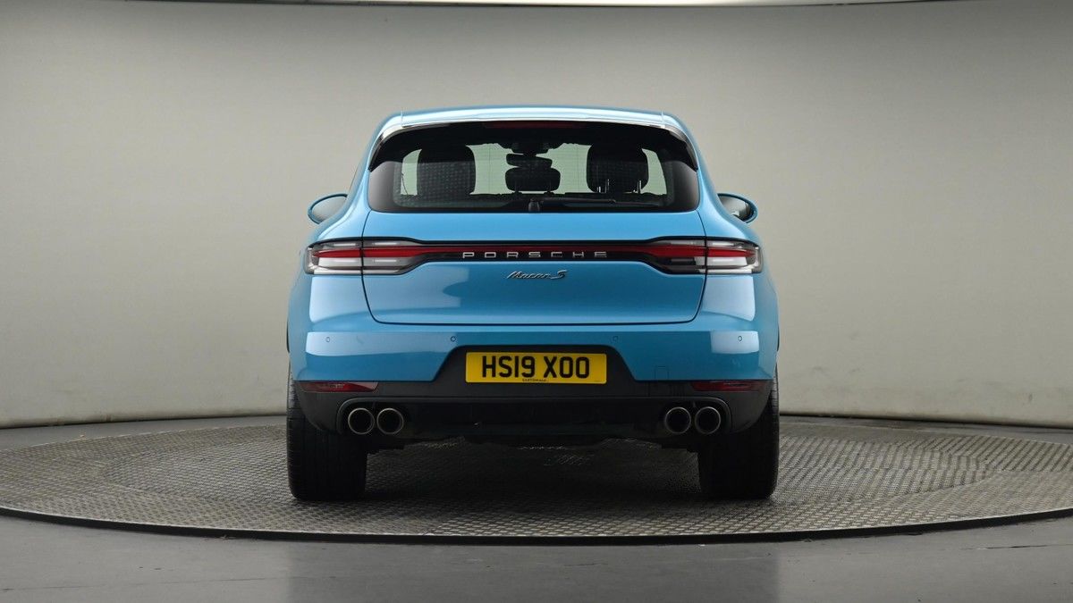 Porsche Macan Image 25