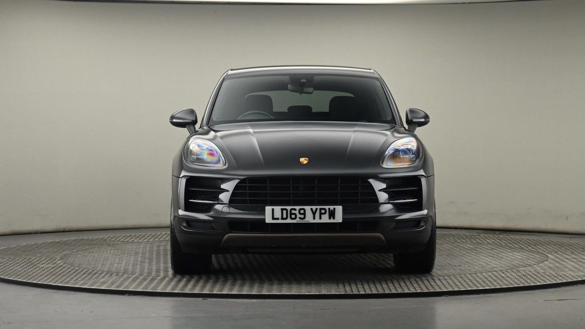 More views of Porsche Macan