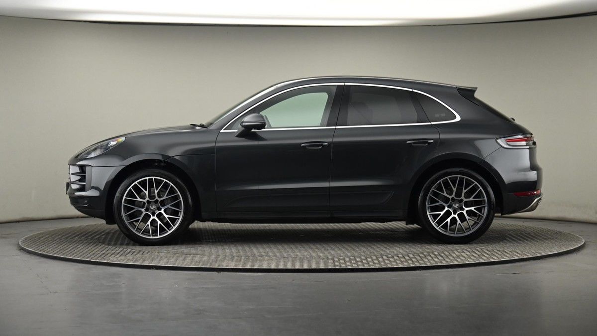 Porsche Macan Image 23