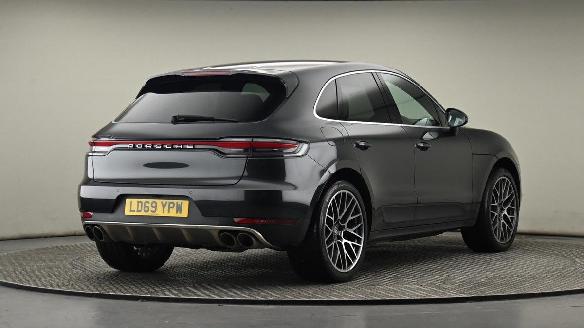 More views of Porsche Macan