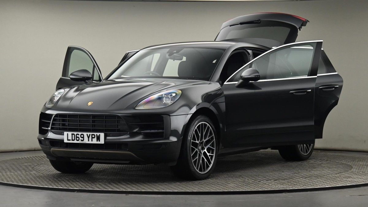 More views of Porsche Macan