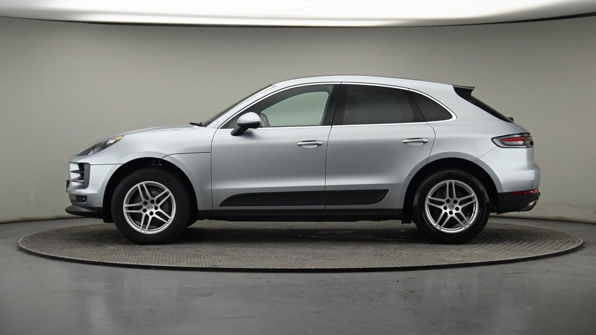 More views of Porsche Macan