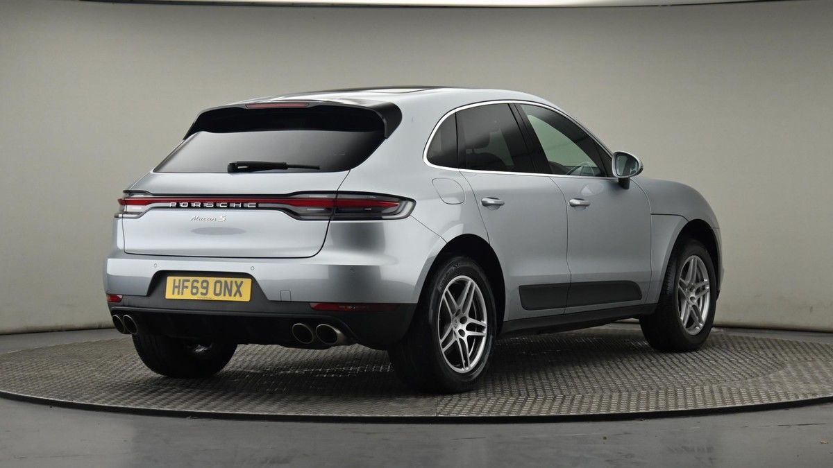 More views of Porsche Macan