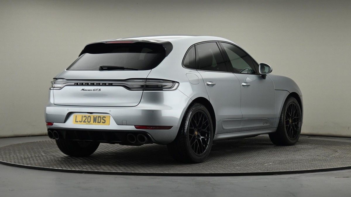 Porsche Macan Image 25