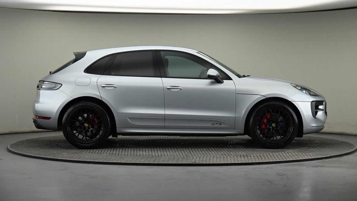 Porsche Macan Image 26