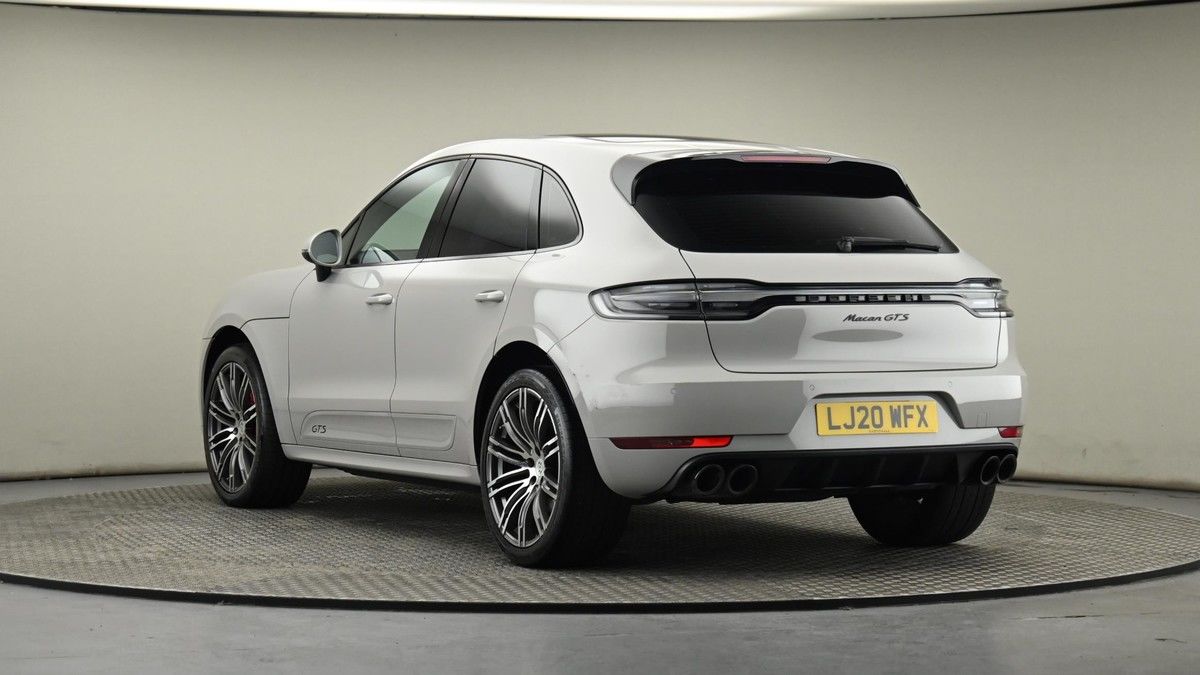 More views of Porsche Macan