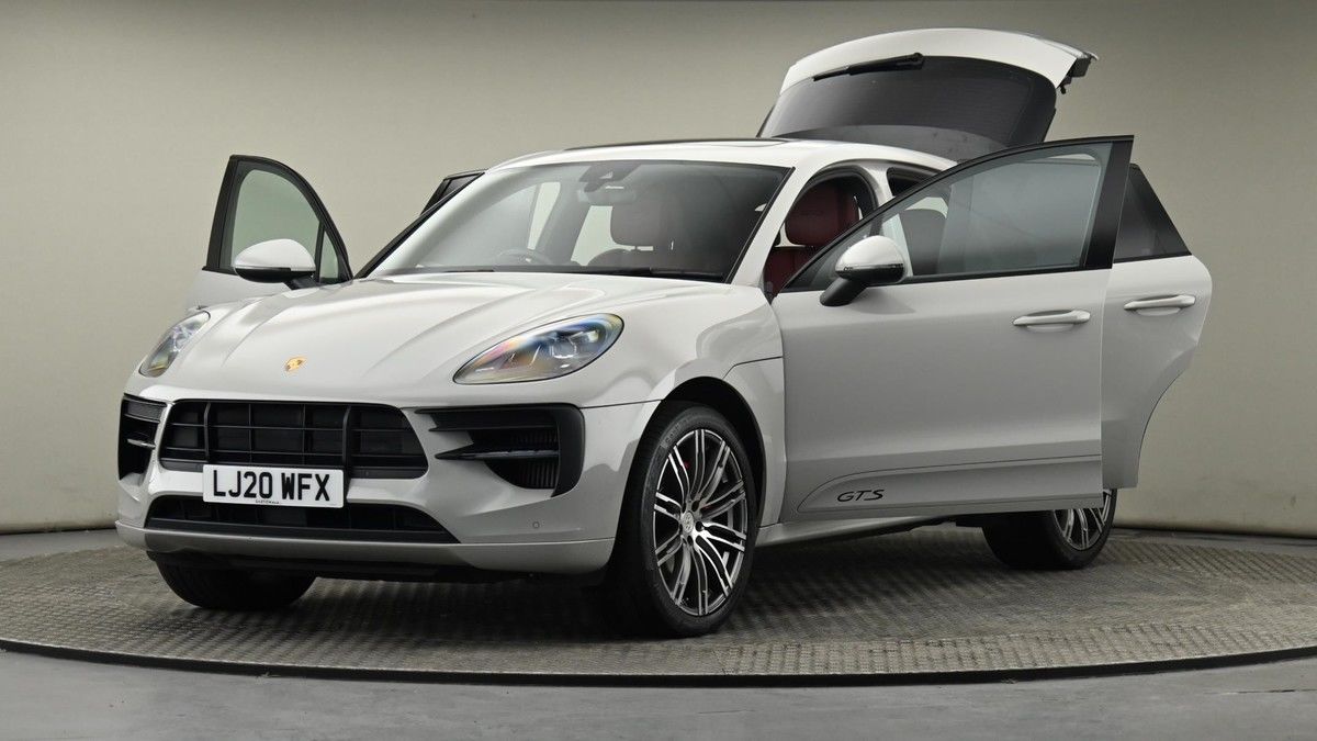 More views of Porsche Macan