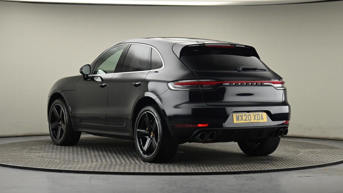 Porsche Macan Image 24