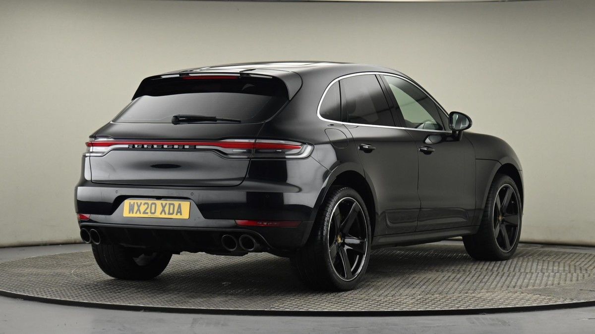 Porsche Macan Image 26