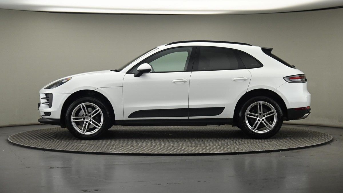 Porsche Macan Image 23