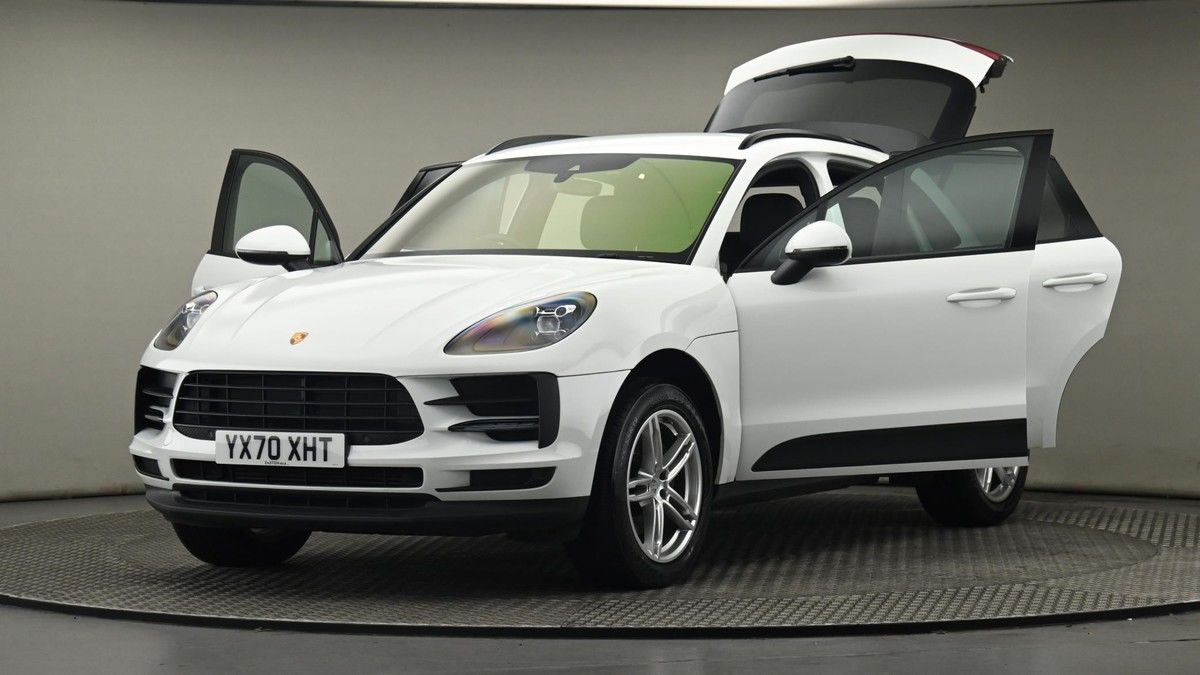 Porsche Macan Image 28