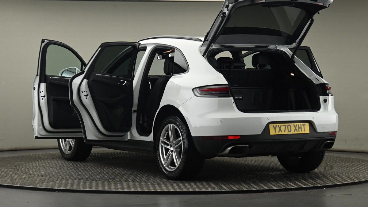 Porsche Macan Image 29