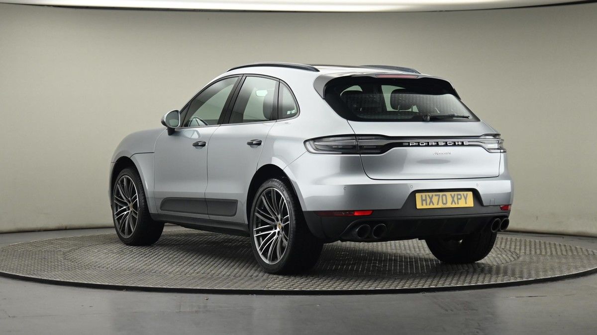 Porsche Macan Image 24