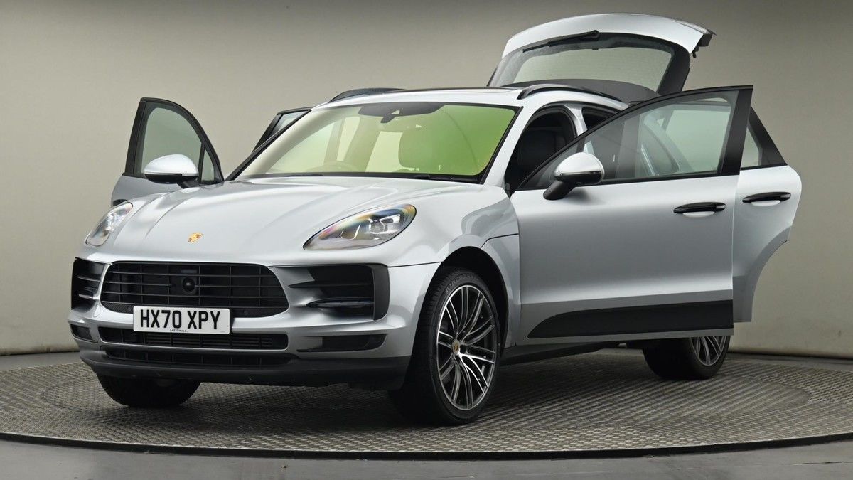 Porsche Macan Image 28