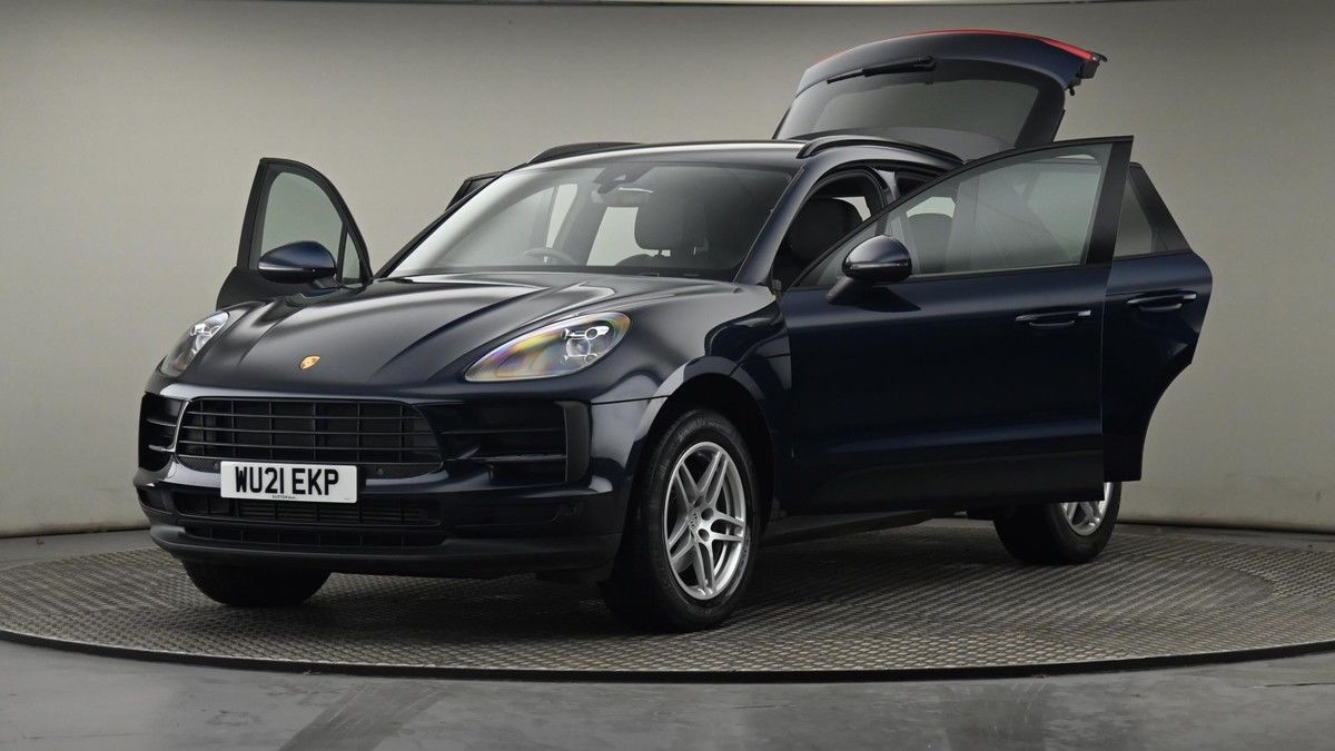 More views of Porsche Macan