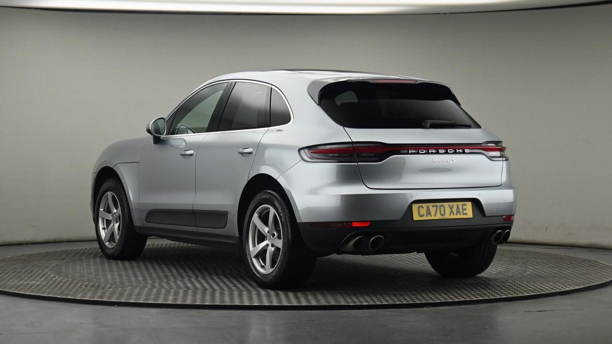 More views of Porsche Macan