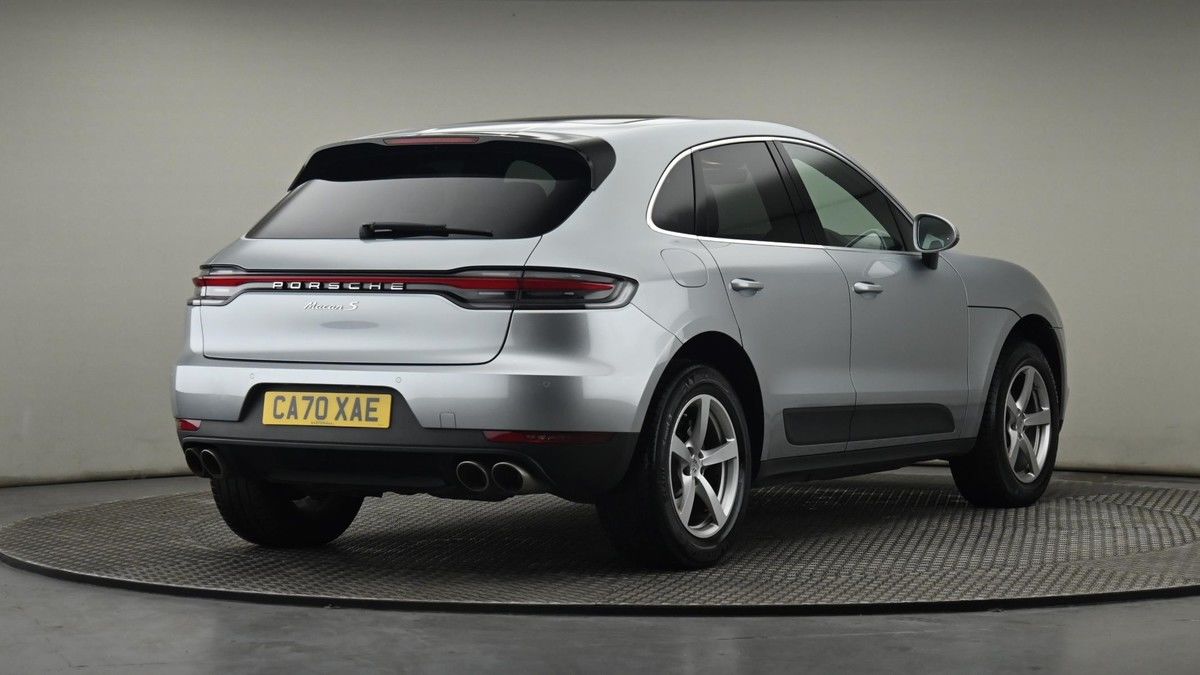 More views of Porsche Macan