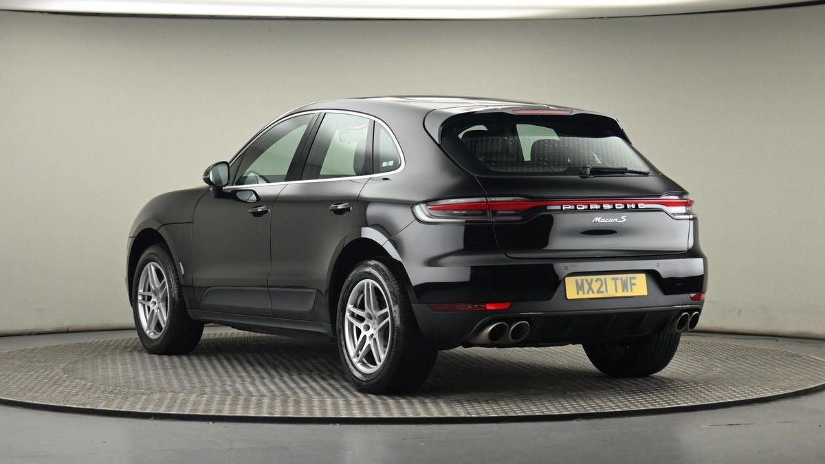 Porsche Macan Image 24