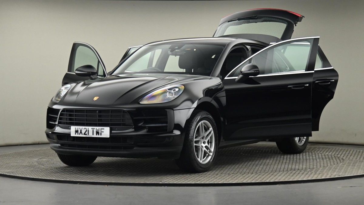 Porsche Macan Image 28