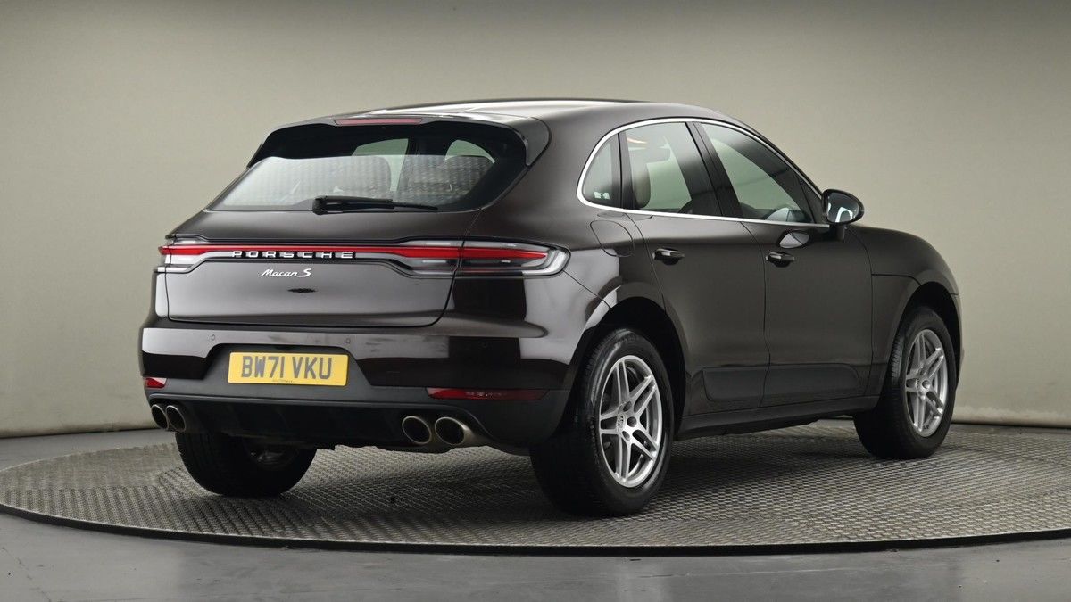 More views of Porsche Macan