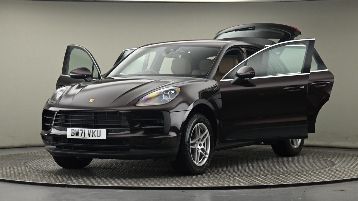 More views of Porsche Macan